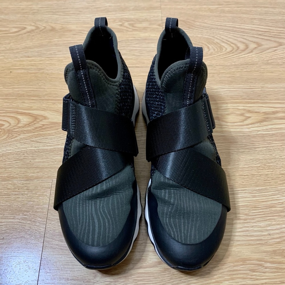 SOLD - Sorel Kinetic High Top Sneaker, 8 - Picture 4 of 10